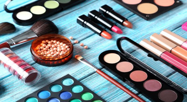 Ceras y grasas para cosméticos